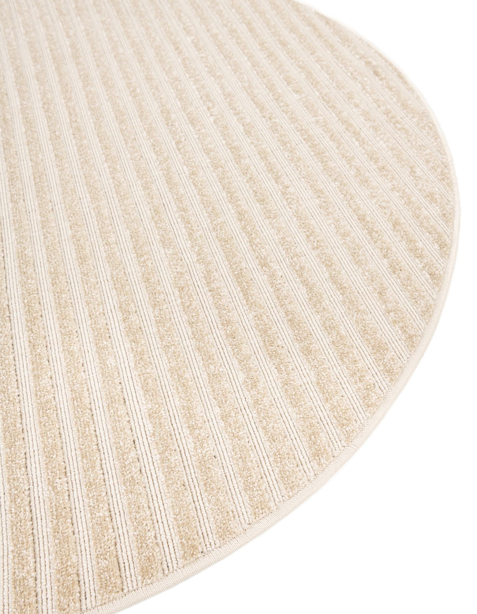 7' 10 x 7' 10 Easy-Clean Sabrina Soto Indoor / Outdoor Round Rug
