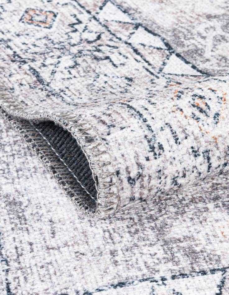Detail image of 4' x 4' Yara Round Rug