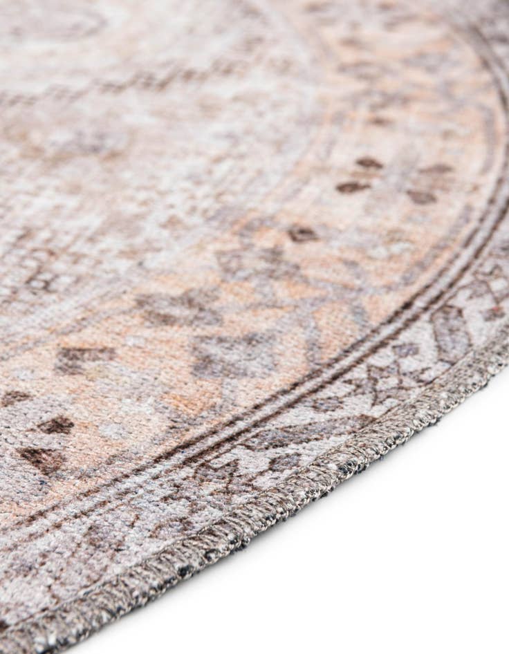 Detail image of 7' 10 x 7' 10 Yara Round Rug