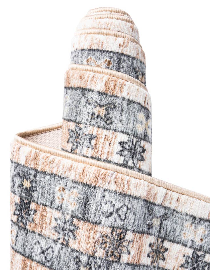 Detail image of 2' 2 x 7' 10 Medina Runner Rug