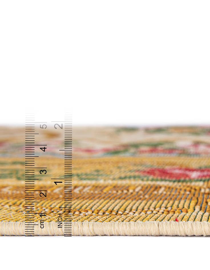 Detail image of 7' 10 x 7' 10  Washable Traditional Indoor / Outdoor Square Rug