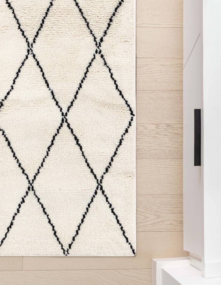 Detail image of 2' x 8'  Hand Knotted Safiya Moroccan Wool Runner Rug