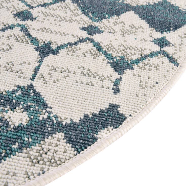 Detail image of 5' 3 x 8' Easy-Clean Trellis Indoor / Outdoor Oval Rug