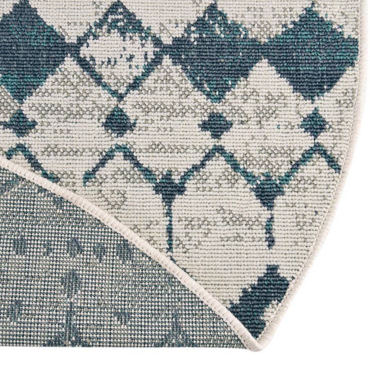 Detail image of 5' 3 x 8' Easy-Clean Trellis Indoor / Outdoor Oval Rug