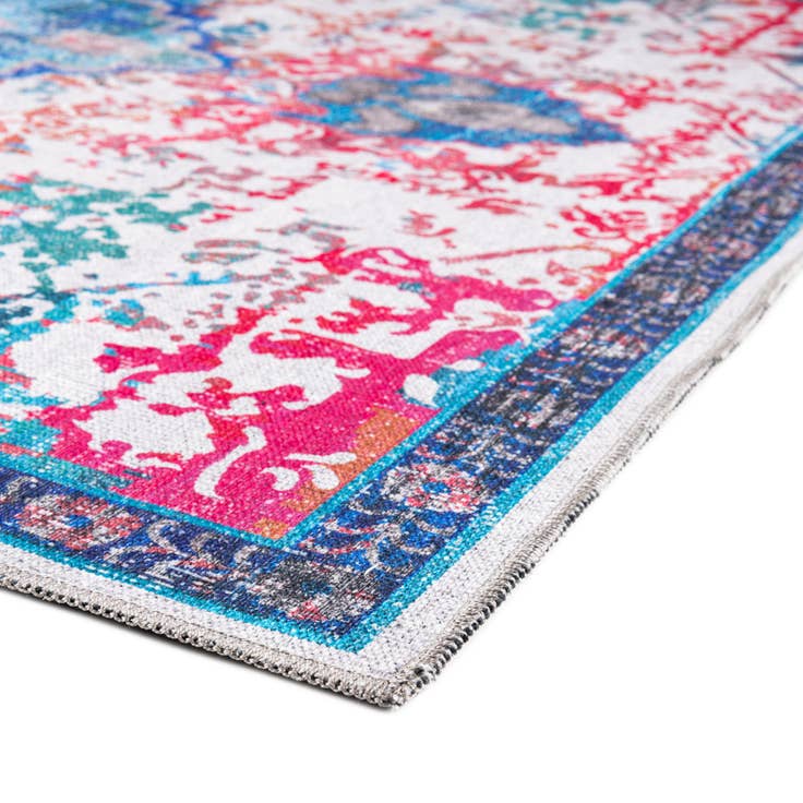 Detail image of 5' 3 x 8' Washable Francesca Rug