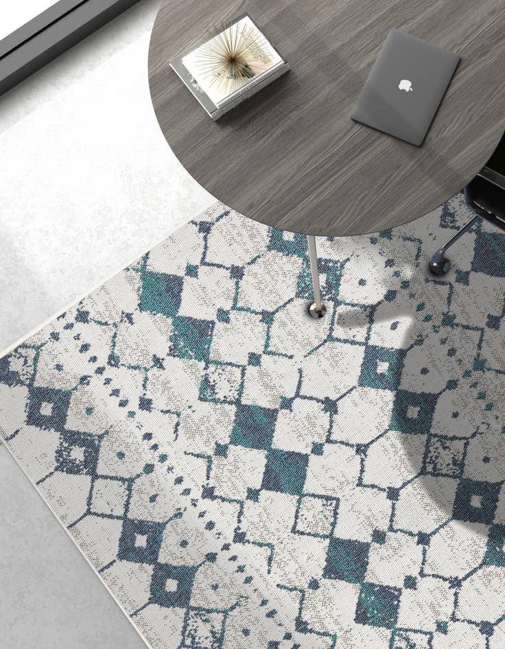 Detail image of 9' x 12'  Washable Trellis Indoor / Outdoor Rug