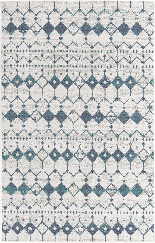 5' 3 x 8' Easy-Clean Trellis Indoor / Outdoor Rug