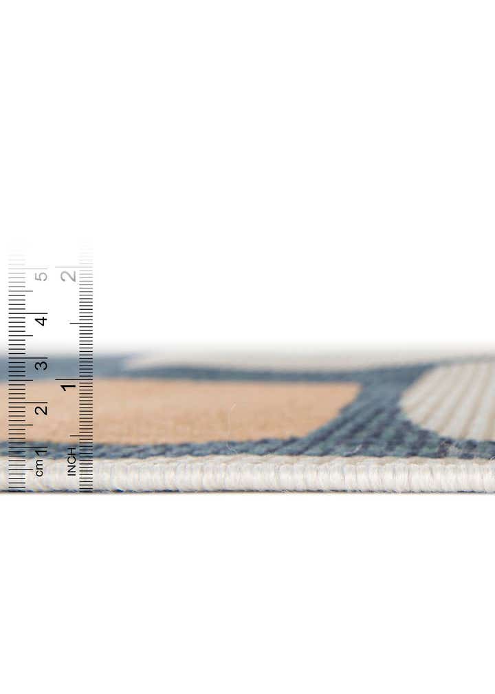 4' 1 x 4' 1 Easy-Clean Baja Indoor / Outdoor Round Rug