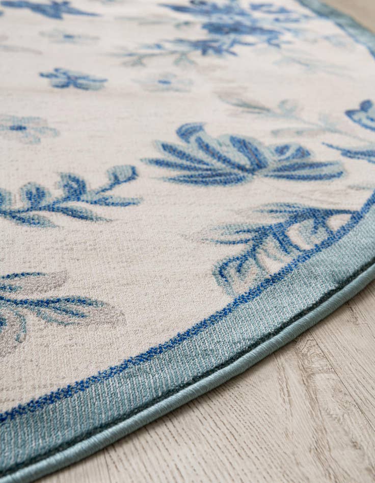 Detail image of 8' x 8' Blossom Round Rug