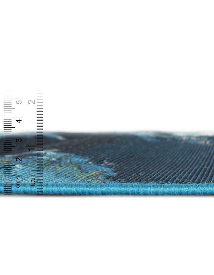 Detail image of 7' 10 x 7' 10 Easy-Clean Modern Indoor / Outdoor Round Rug
