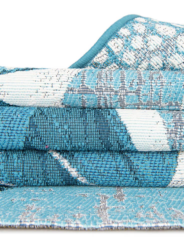 Detail image of 5' 3 x 5' 3 Easy-Clean Modern Indoor / Outdoor Round Rug