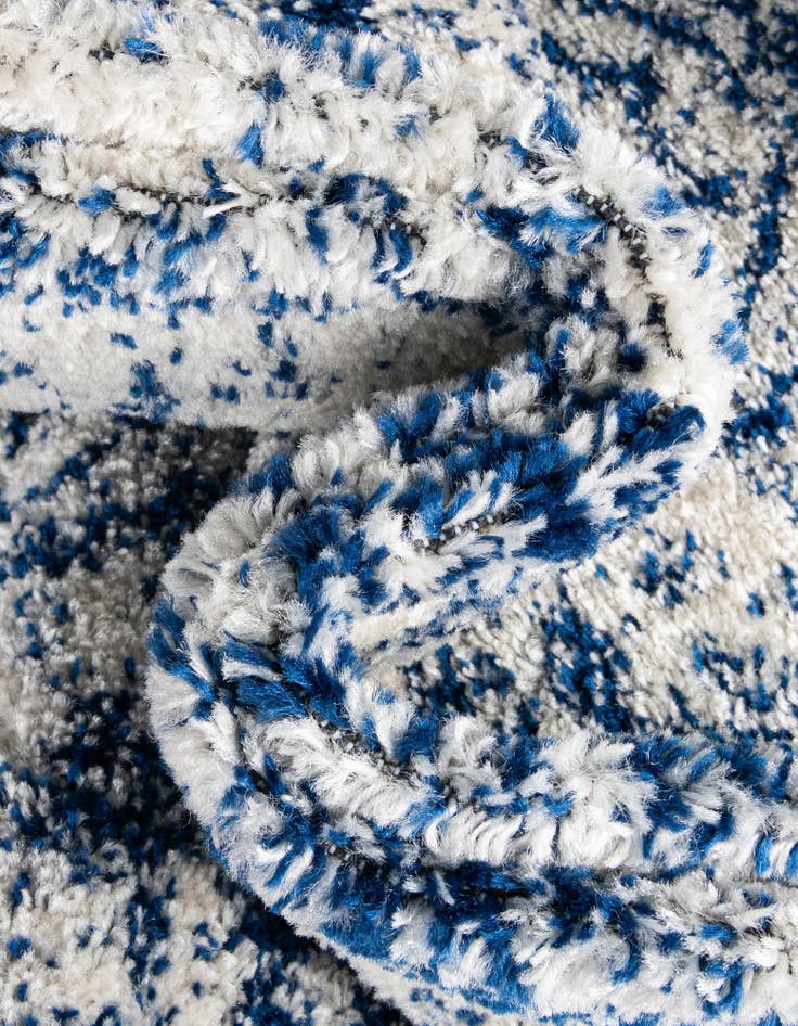 Detail image of 2' x 7' Bexley Runner Rug