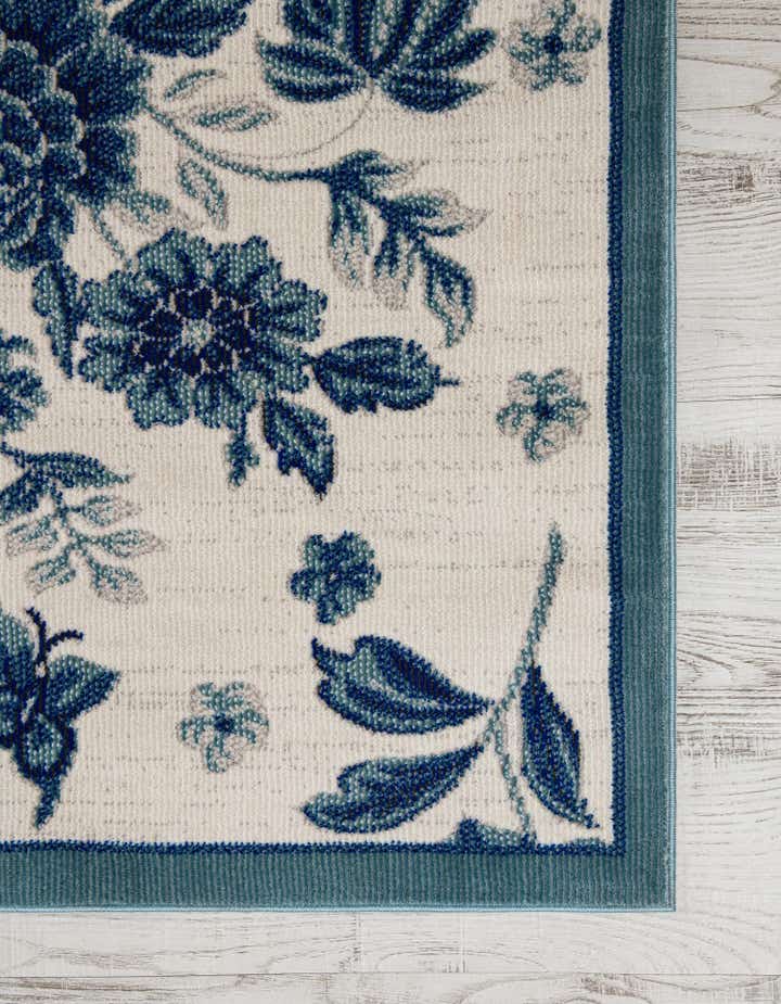 2' 7 x 10' Blossom Runner Rug