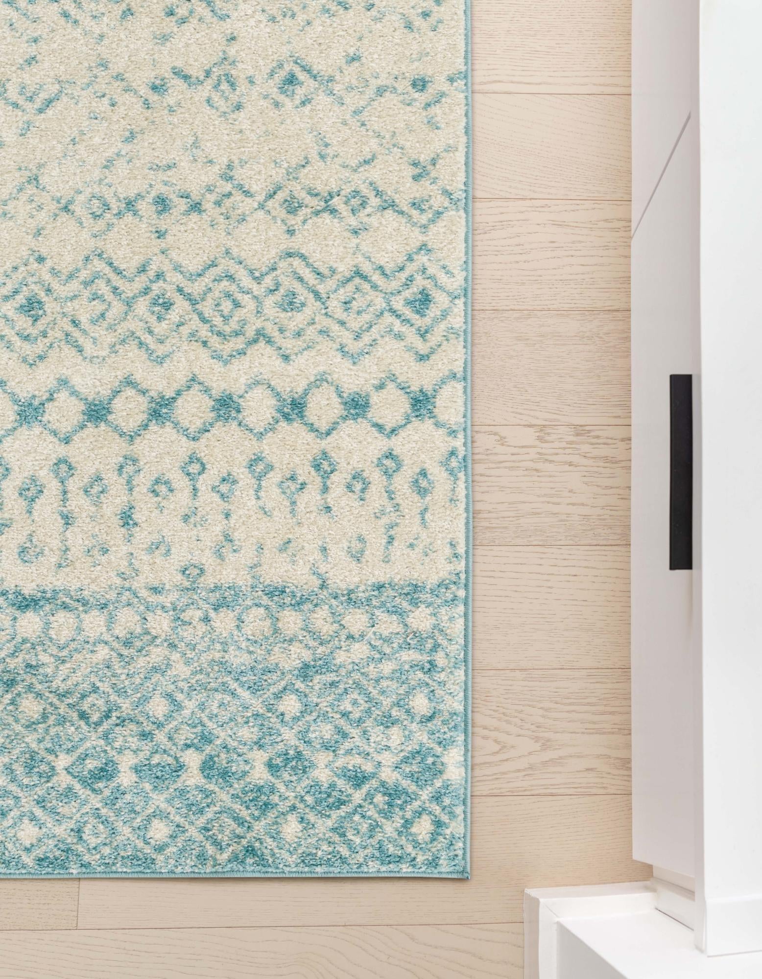 2' x 5' 3 Moroccan Trellis Runner Rug