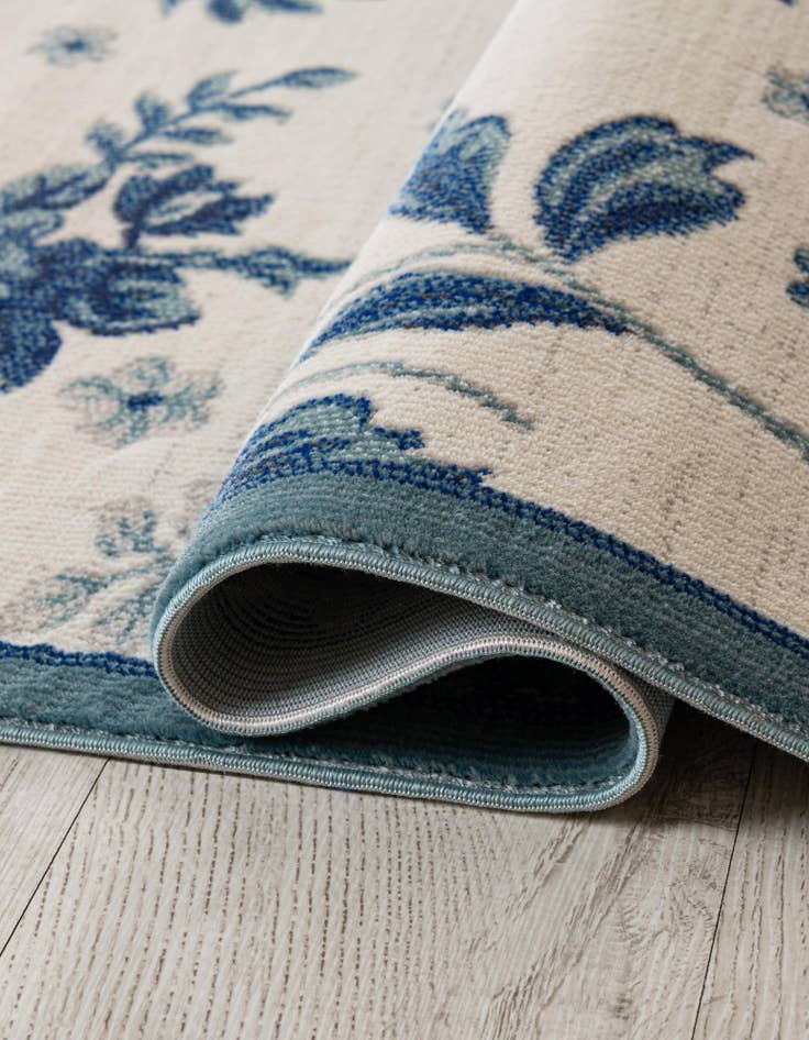 Detail image of 8' x 8' Blossom Square Rug