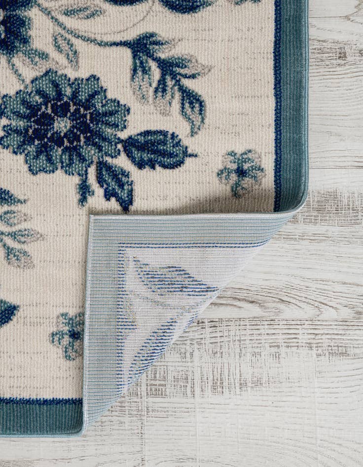 Detail image of 8' x 8' Blossom Square Rug