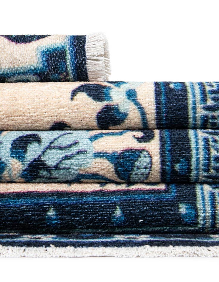 Detail image of 5' 1 x 5' 1 Boutique Square Rug