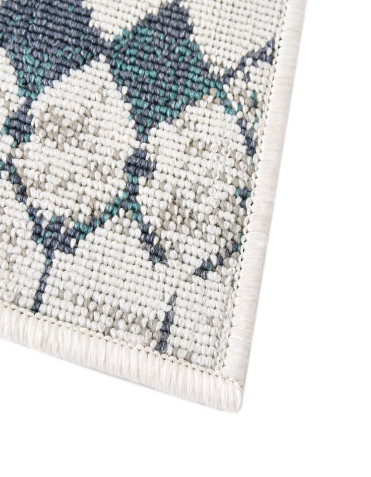 Detail image of 7' 10 x 7' 10  Washable Trellis Indoor / Outdoor Square Rug