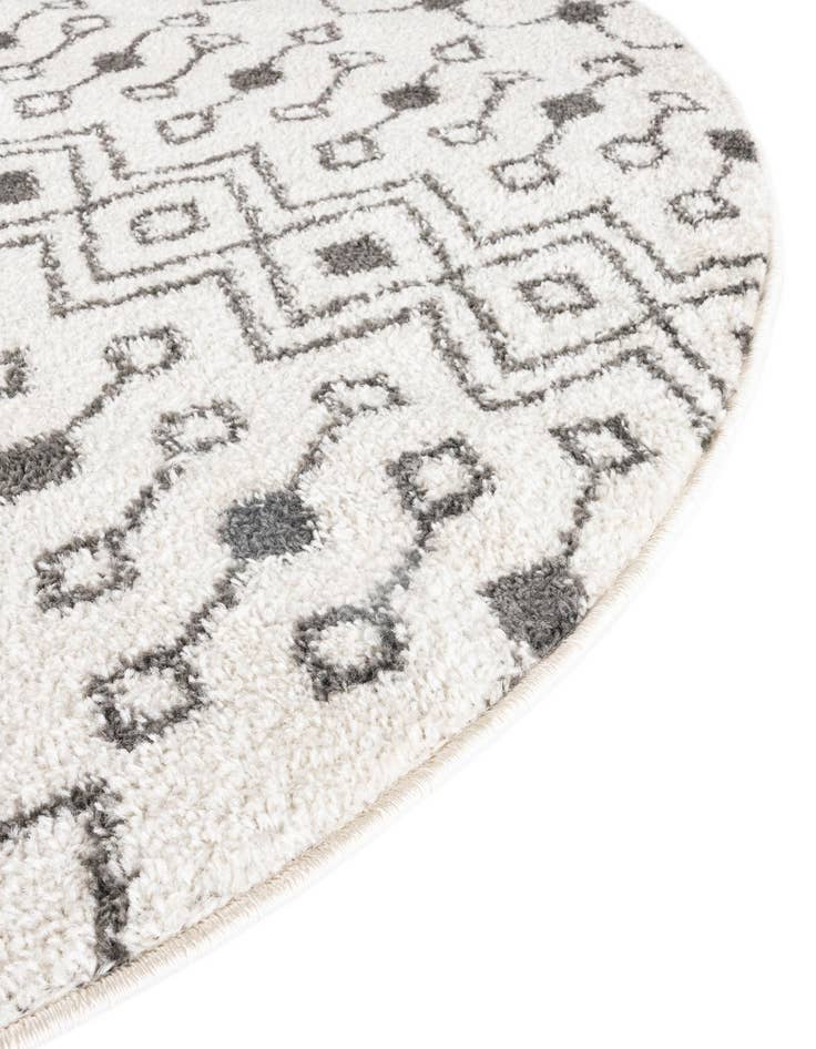 Detail image of 5' 3 x 8' Moroccan Trellis Oval Rug