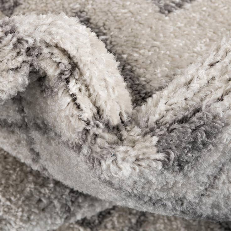 Detail image of 5' 3 x 8' Moroccan Trellis Oval Rug