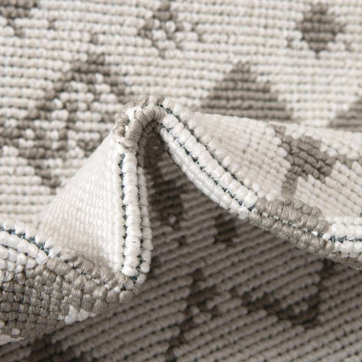 Detail image of 5' 3 x 8' Easy-Clean Lattice Indoor / Outdoor Oval Rug