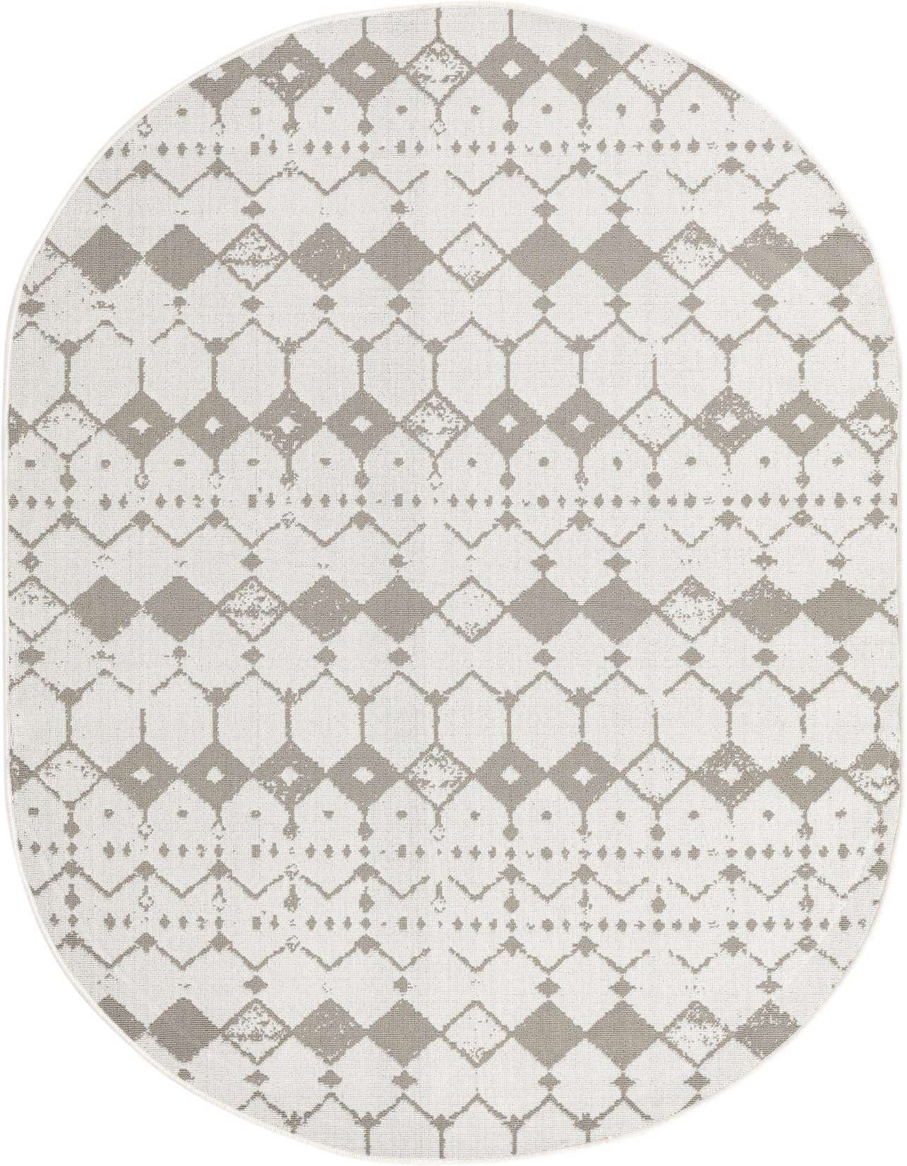 5' 3 x 8' Easy-Clean Lattice Indoor / Outdoor Oval Rug