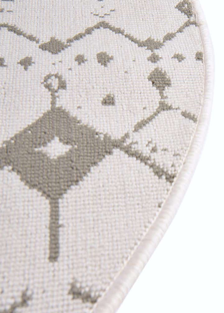 7' 10 x 10' Easy-Clean Trellis Indoor / Outdoor Oval Rug