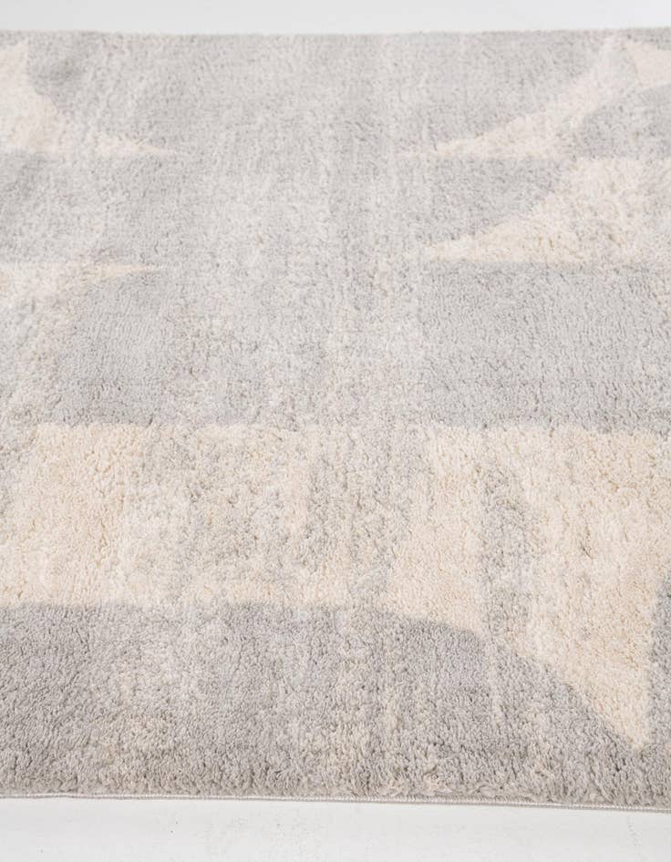 Detail image of 5' 3 x 7' 8 Caspian Rug