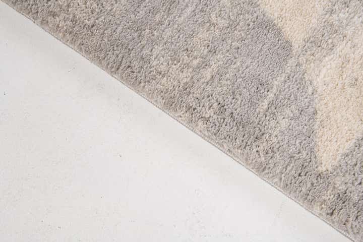 5' 3 x 7' 8 Caspian Rug