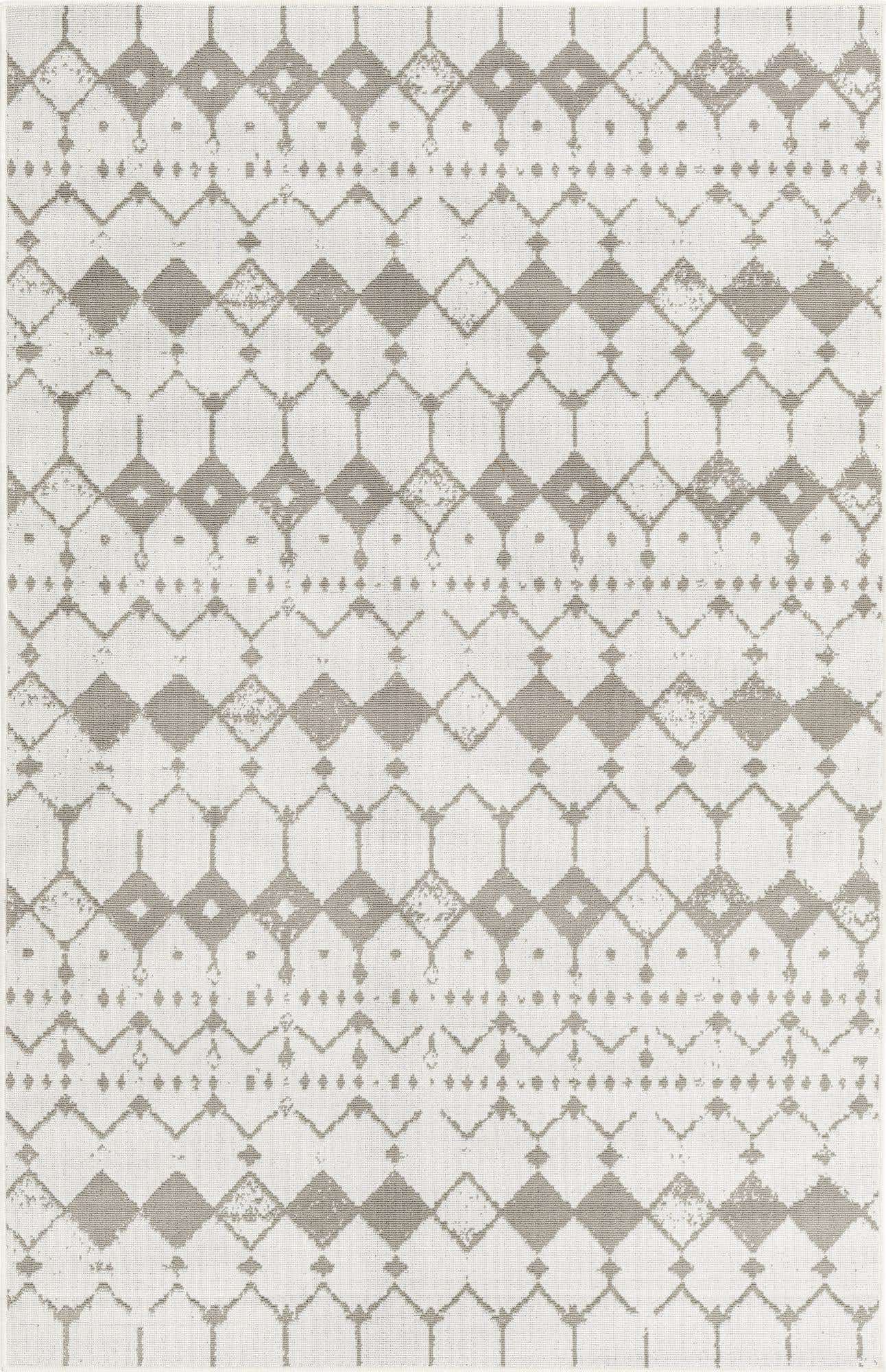 5' 3 x 8' Easy-Clean Trellis Indoor / Outdoor Rug