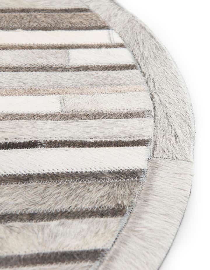 7' 10 x 7' 10 Cowhide Leather Round Rug