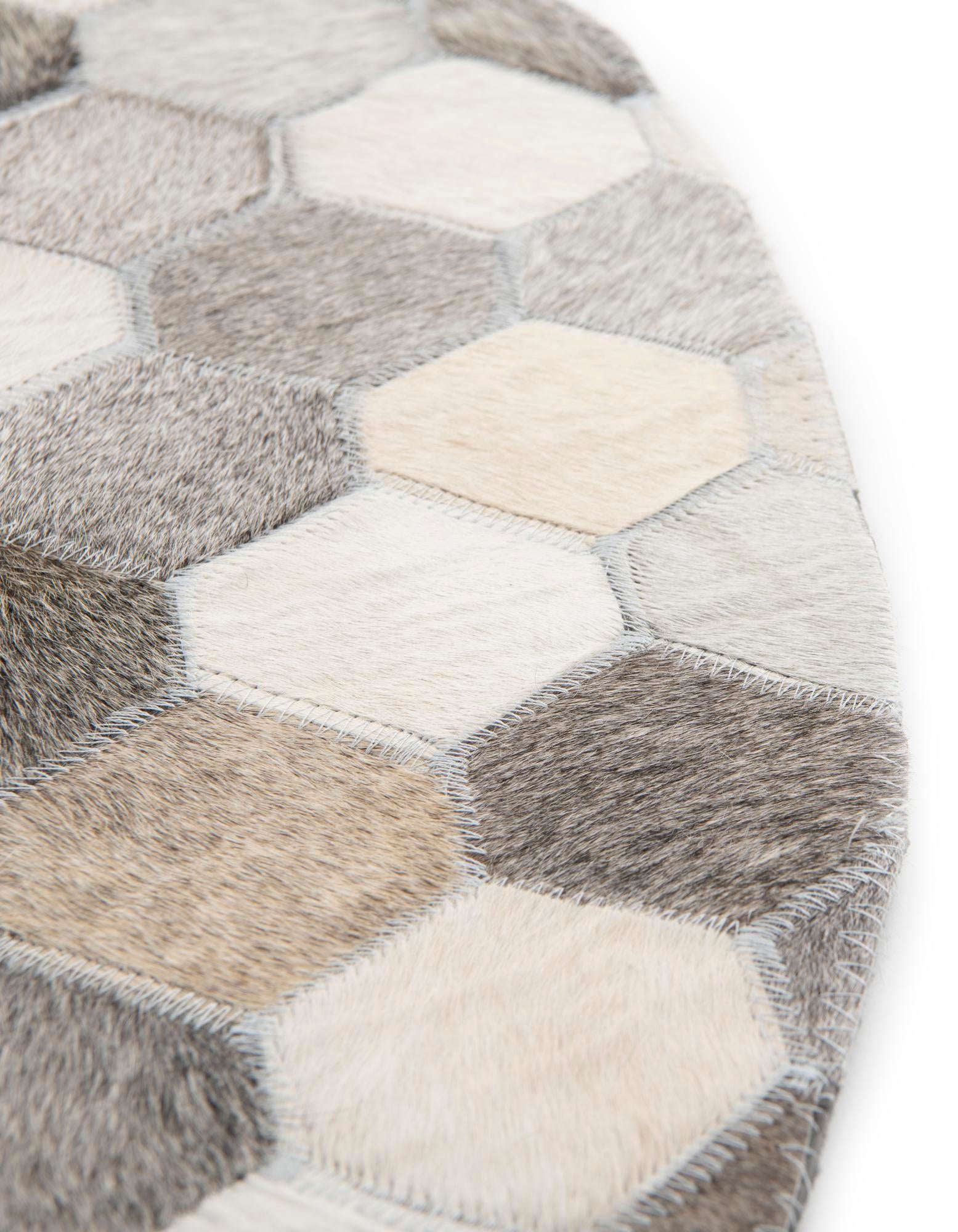 7' 10 x 7' 10 Cowhide Leather Round Rug