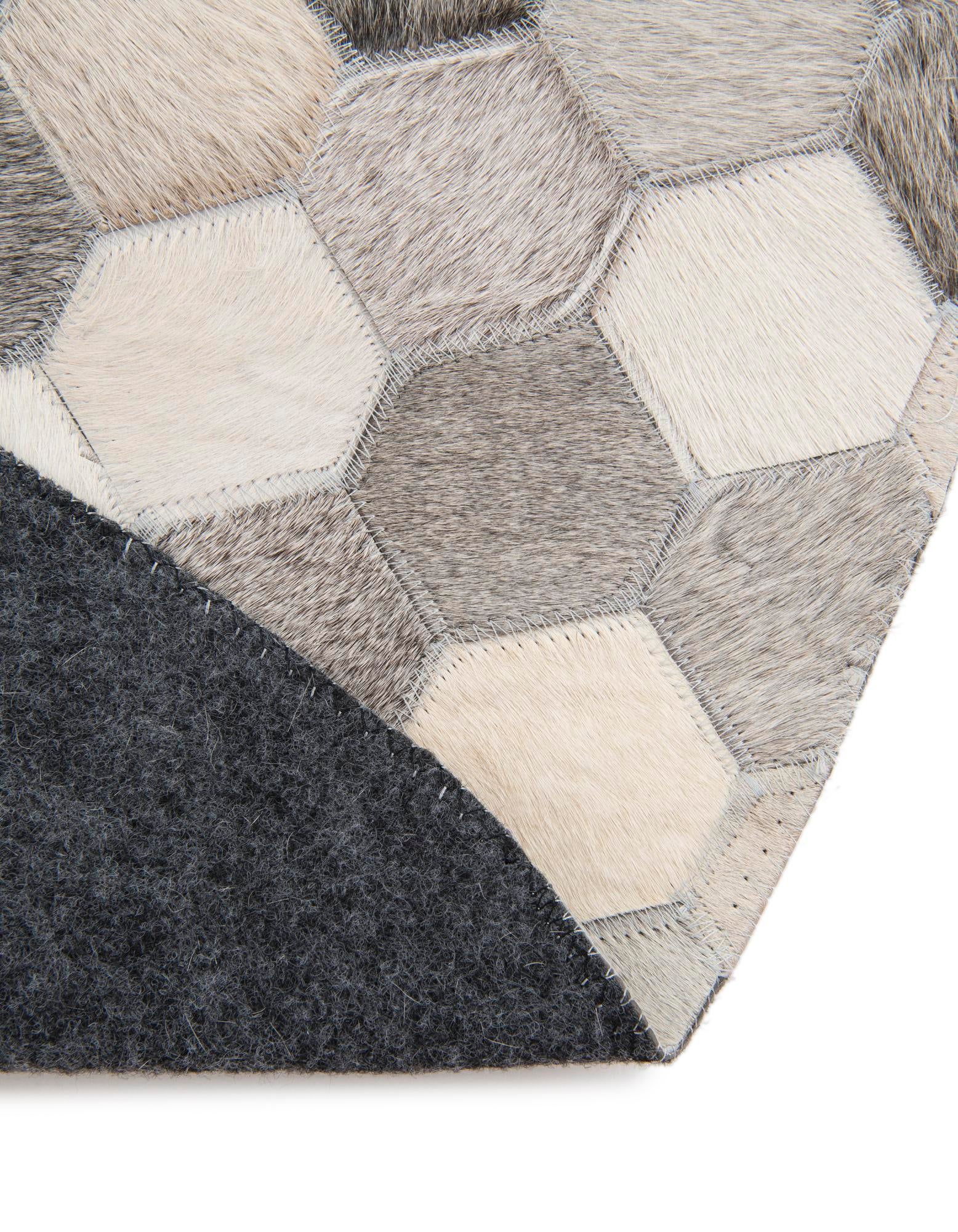 7' 10 x 7' 10 Cowhide Leather Round Rug