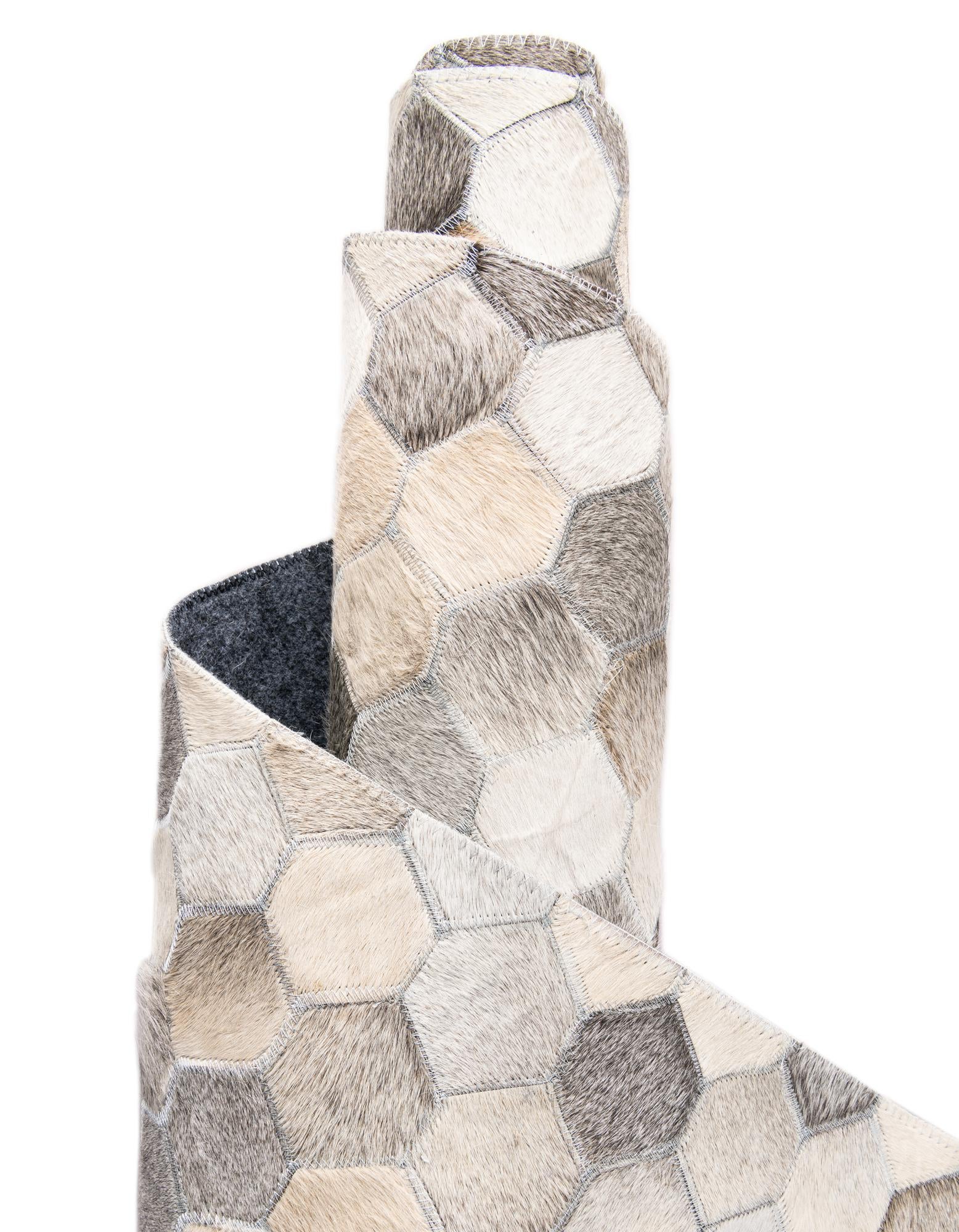 7' 10 x 7' 10 Cowhide Leather Round Rug