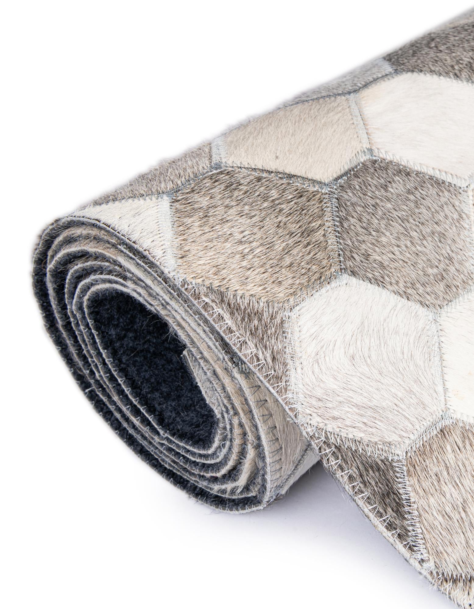 7' 10 x 7' 10 Cowhide Leather Round Rug