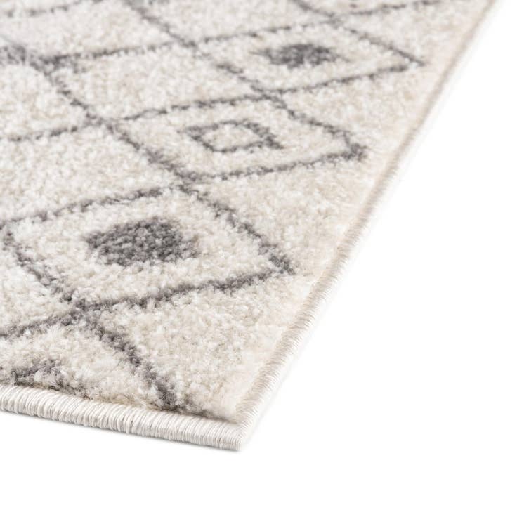 Detail image of 3' 3 x 16' 5 Moroccan Trellis Runner Rug