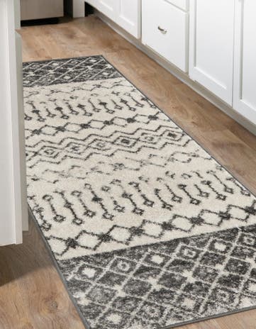 2' 7 x 12' Moroccan Trellis Runner Rug