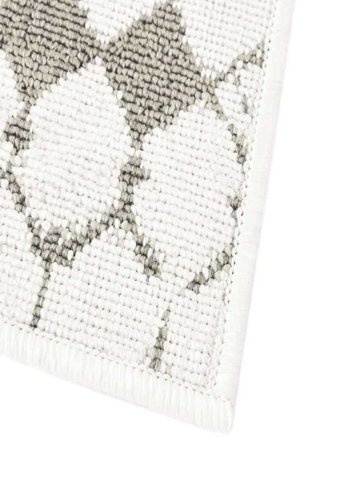 2' x 6' Easy-Clean Lattice Indoor / Outdoor Runner Rug