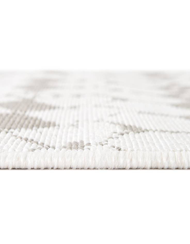 Detail image of 2' x 6' Easy-Clean Trellis Indoor / Outdoor Runner Rug