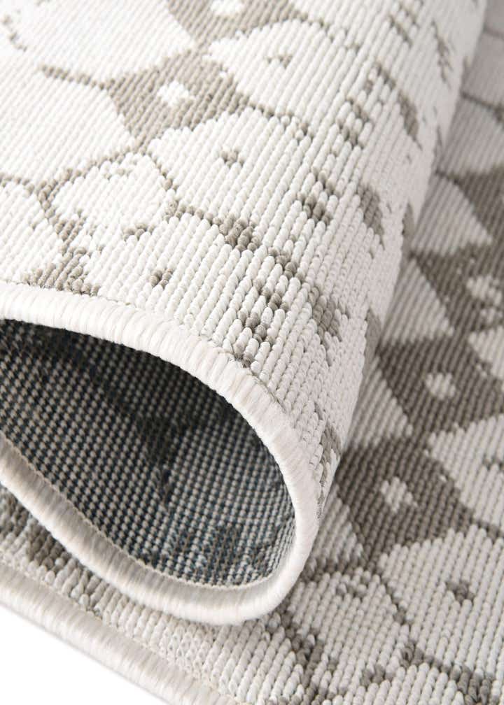 2' x 6' Easy-Clean Trellis Indoor / Outdoor Runner Rug