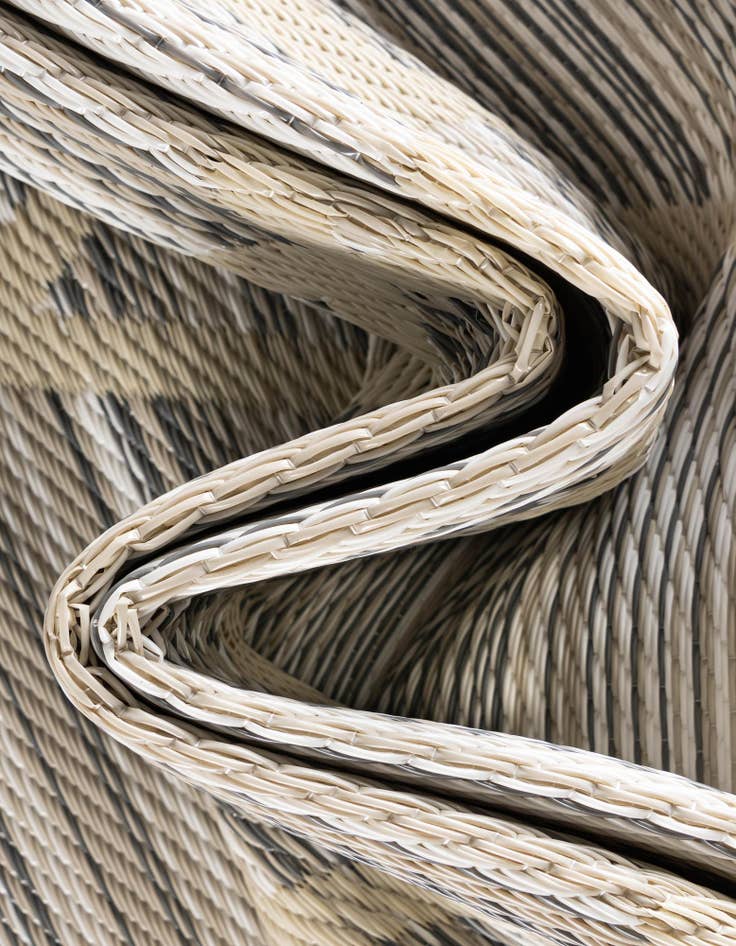 Detail image of 2' x 6'  Washable Vista Breeze Indoor / Outdoor Runner Rug