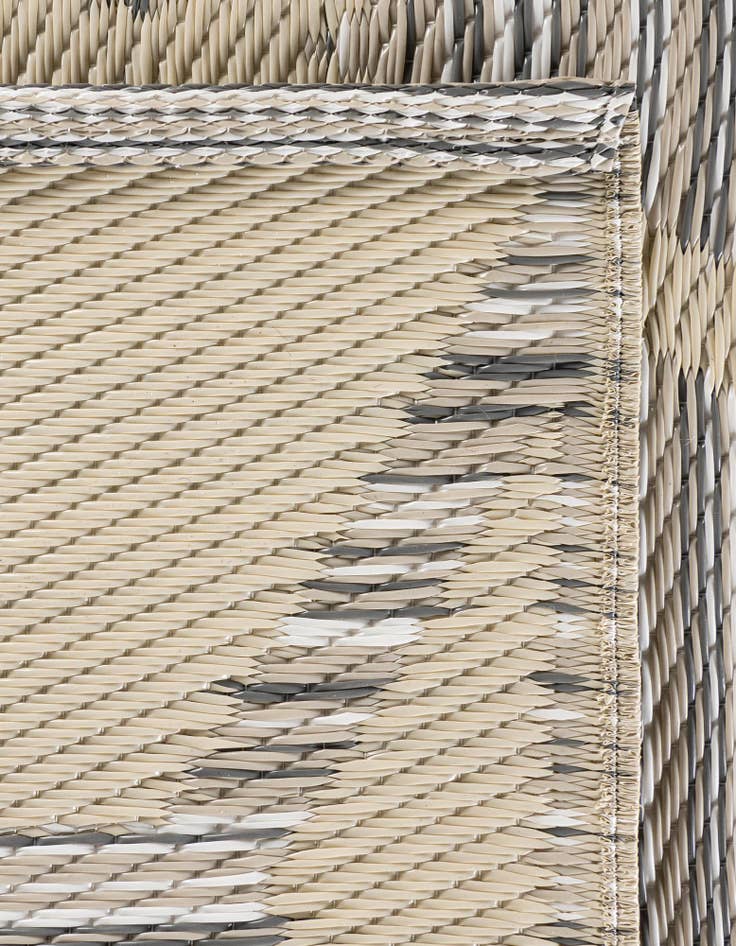 Detail image of 2' x 6'  Washable Vista Breeze Indoor / Outdoor Runner Rug