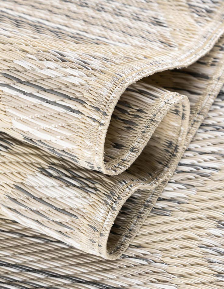 Detail image of 2' x 6'  Washable Vista Breeze Indoor / Outdoor Runner Rug