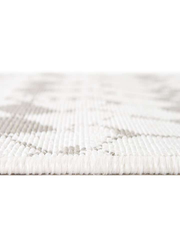 7' 10 x 7' 10 Easy-Clean Lattice Indoor / Outdoor Square Rug
