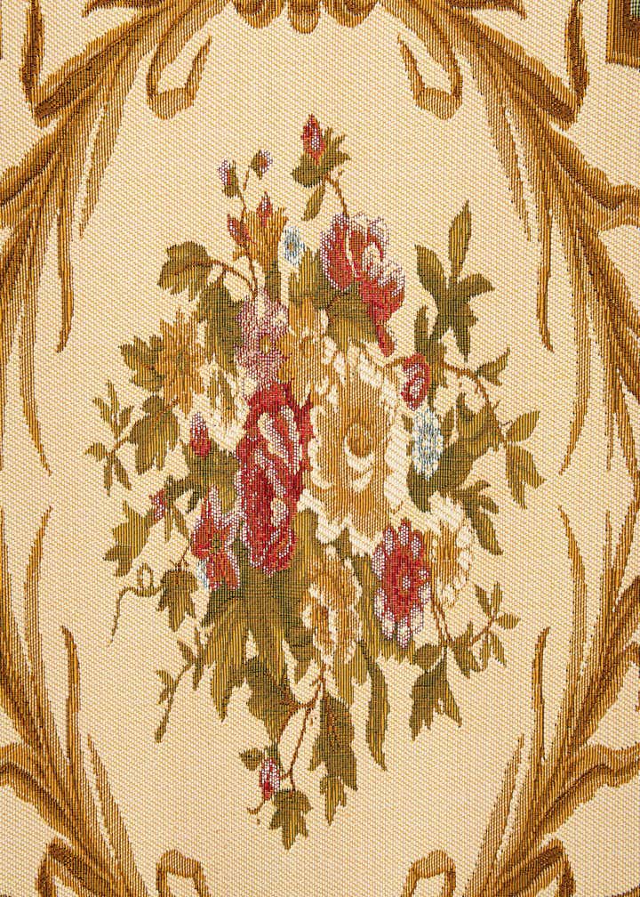 5' 2 x 7' 7 Easy-Clean Traditional Indoor / Outdoor Rug