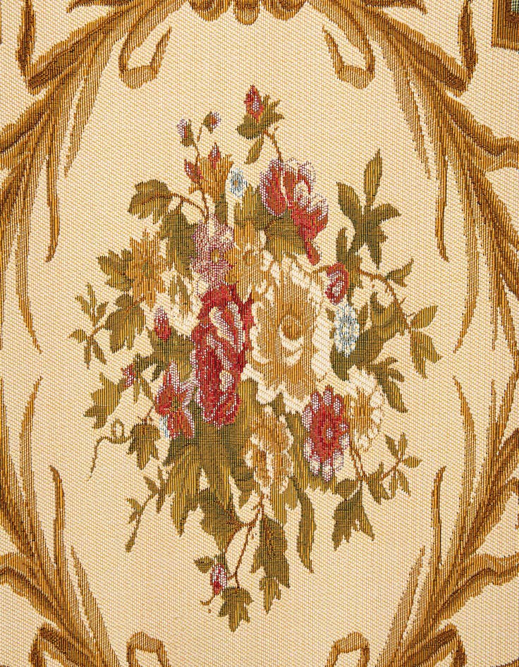 Detail image of 5' 2 x 7' 7 Easy-Clean Traditional Indoor / Outdoor Rug