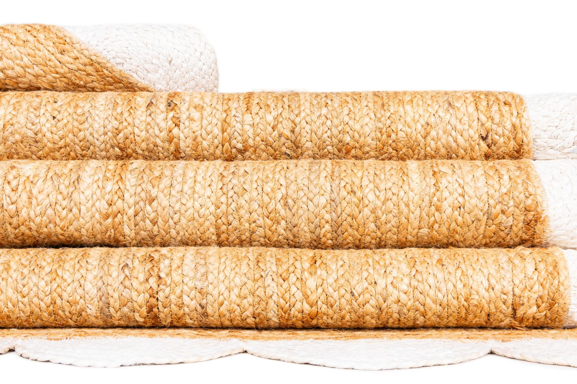 5' 1 x 8' Handmade Scallop Braided Jute Rug