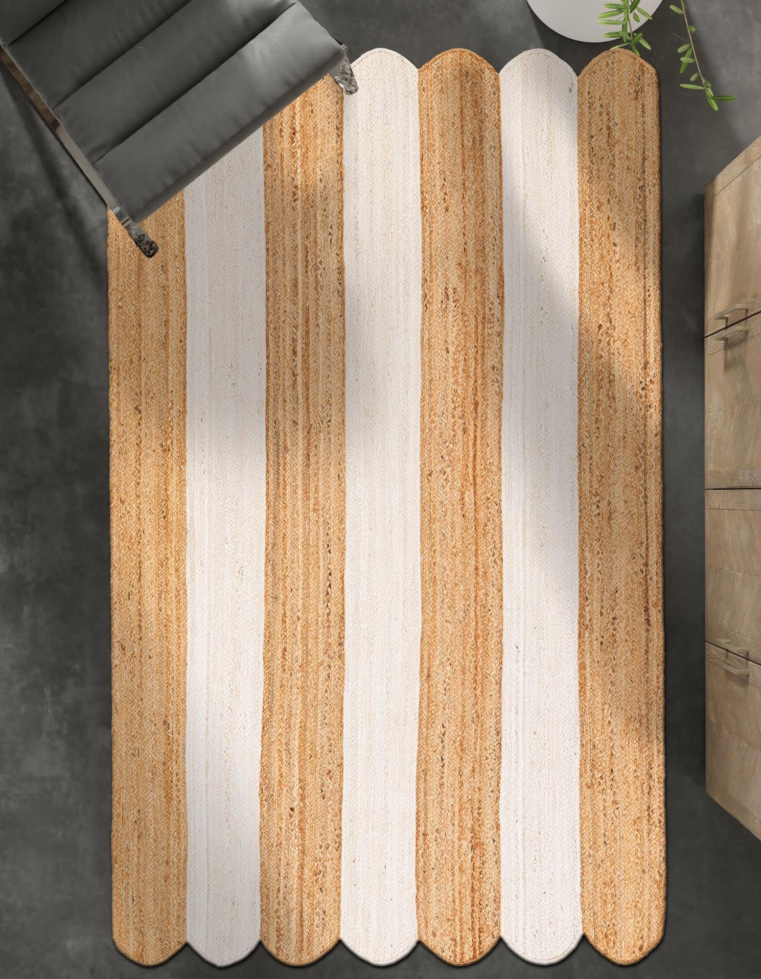 4' 1 x 6' 1 Handmade Scallop Braided Jute Rug