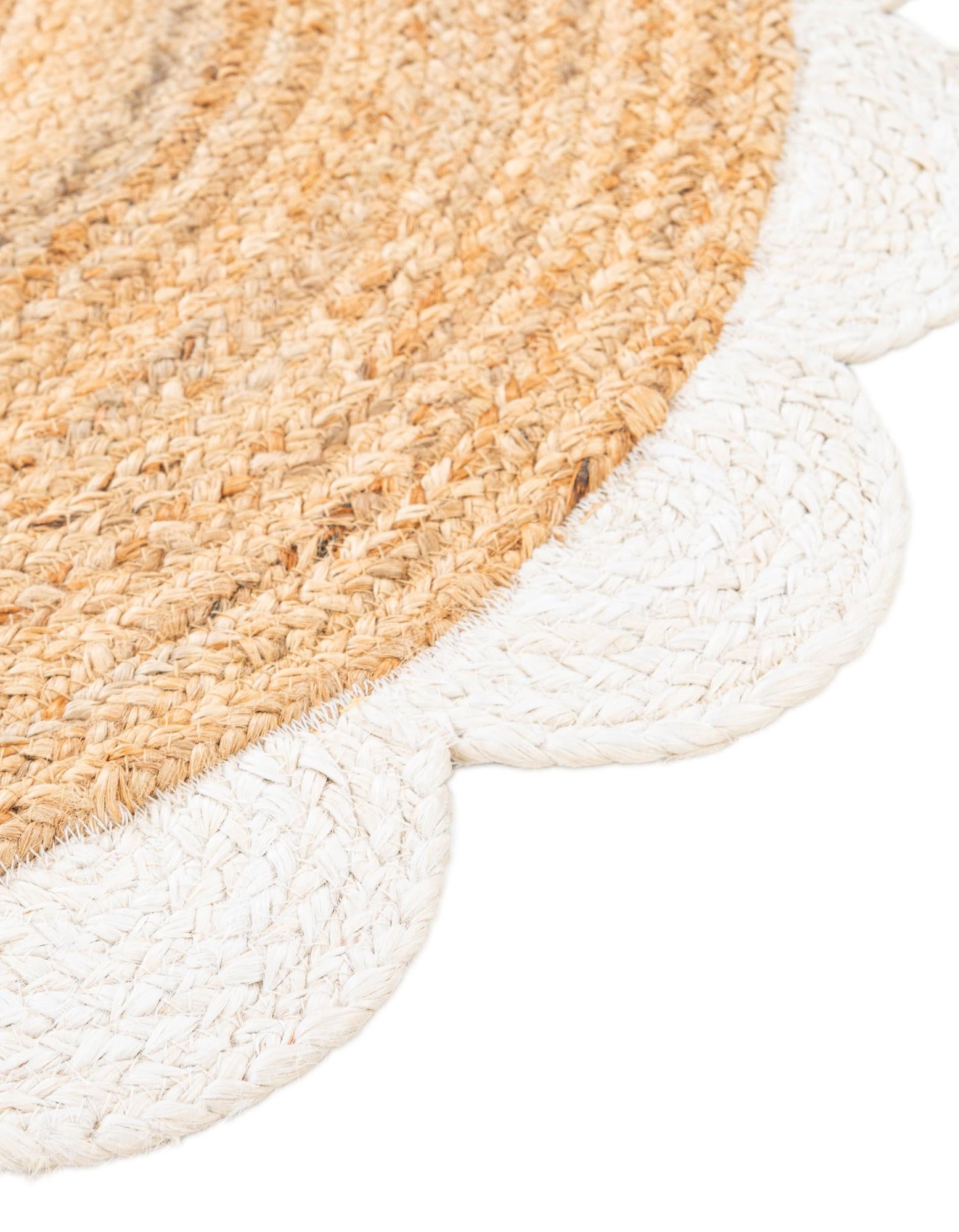 3' 1 x 3' 1 Handmade Scallop Braided Jute Round Rug