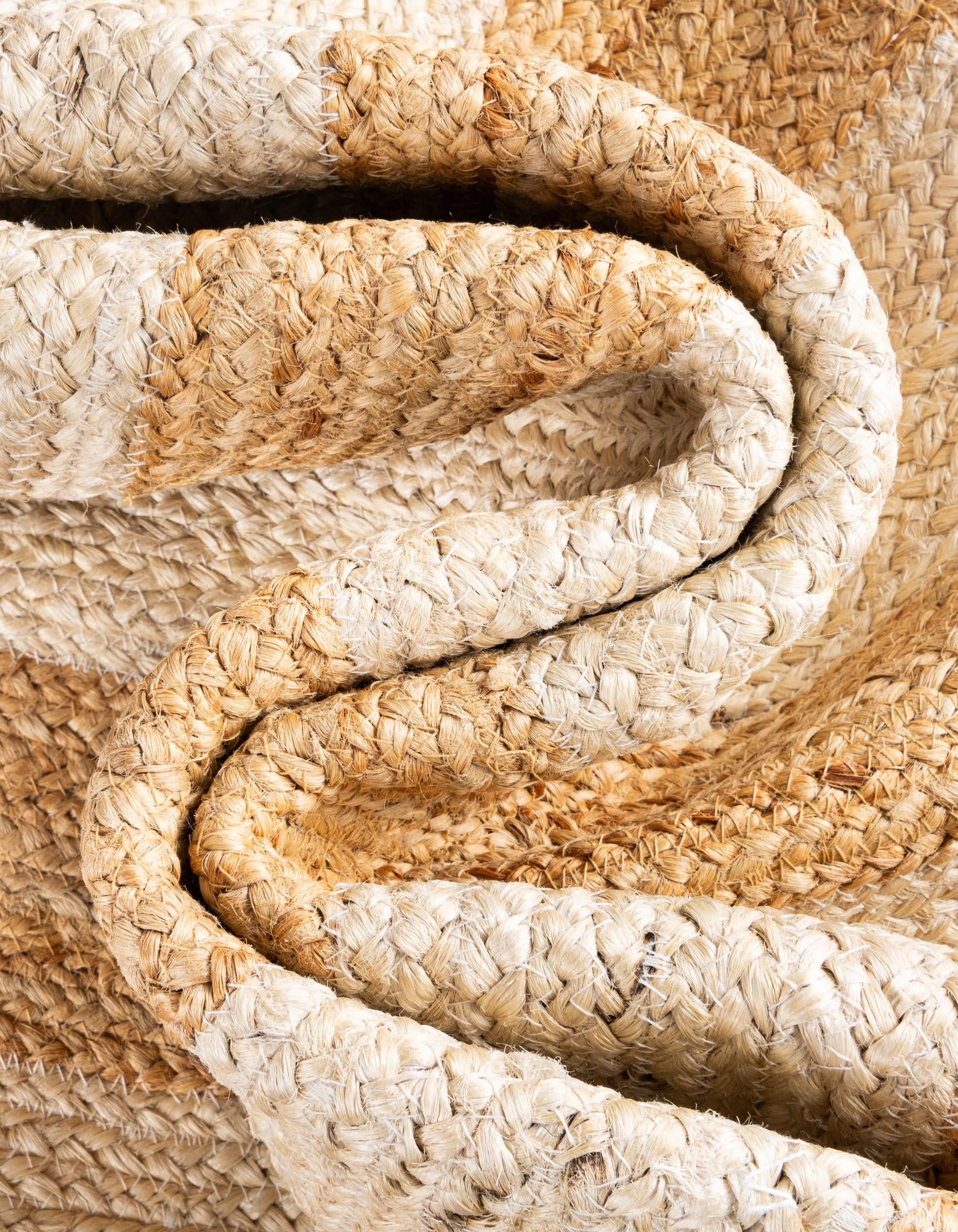 2' x 4' 1 Handmade Scallop Braided Jute Runner Rug
